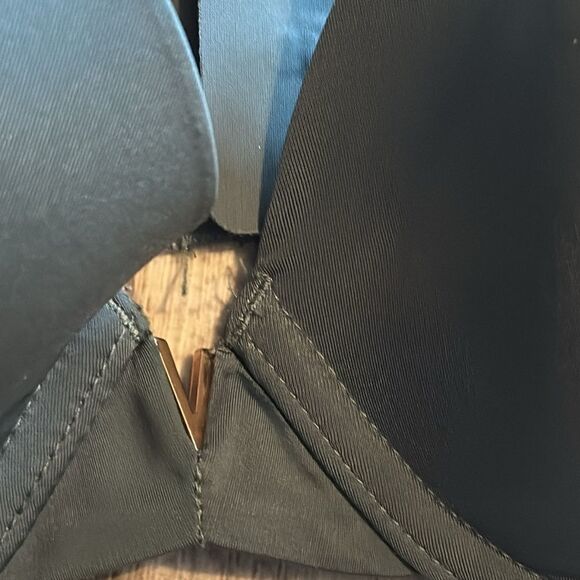 Victoria's Secret Black T-Shirt Bra with Molded Cups - Picture 4 of 11